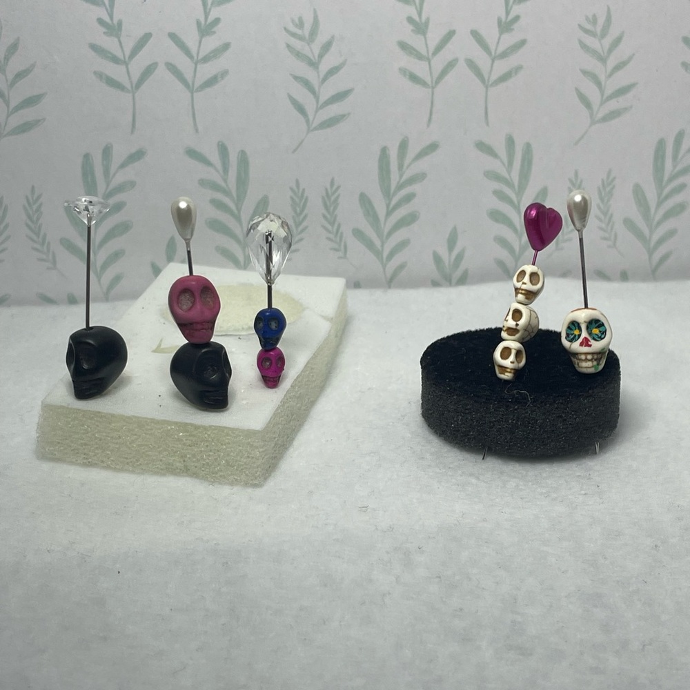 Assorted skull bead bundle for large, five small assorted colors